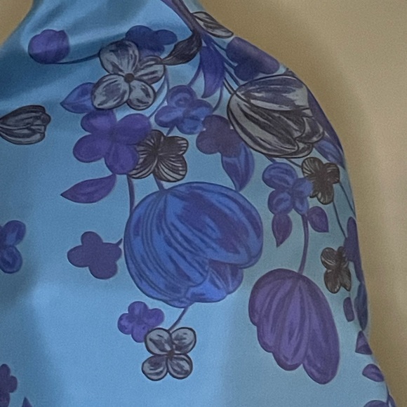 Vintage Richard Allan Silk Scarf 29 In Sq Excellent Condition - Picture 6 of 9